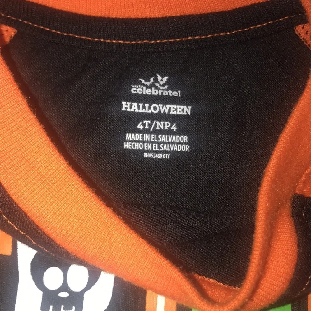 NWOT Unisex Halloween Tee